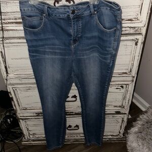 Maurice’s everflex high rise straight leg blue jeans stretchy size 18 reg nice
